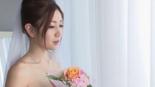 Kaori Maeda bỏ về nhà bạn trai cũ trước giờ lên xe hoa